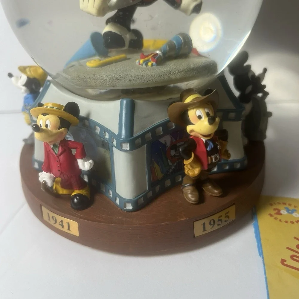 Disney 2000‎ Mickey Mouse Millennium Musical Water Globe As Time Goes By w/Box